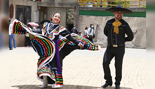 Grupo Folklórico del TecNM participa en Festival Internacional Danzar Luna de Colombia