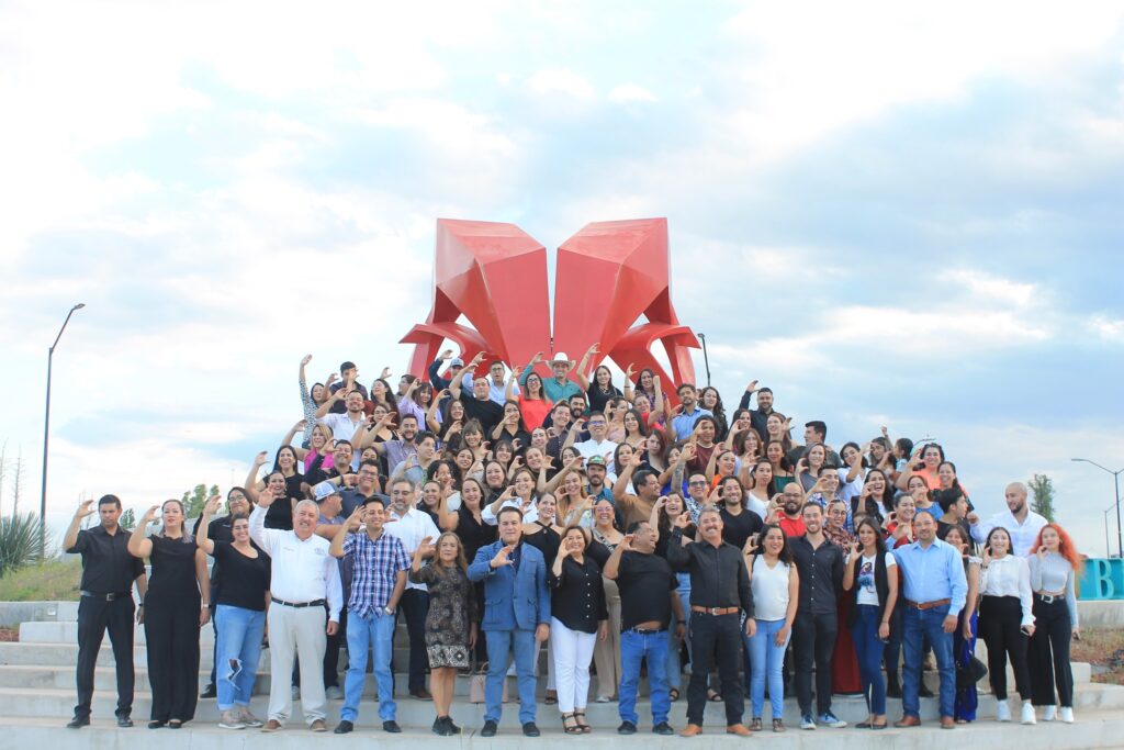 CONVIVEN EGRESADOS DE 20 GENERACIONES DE INDUSTRIAS ALIMENTARIAS