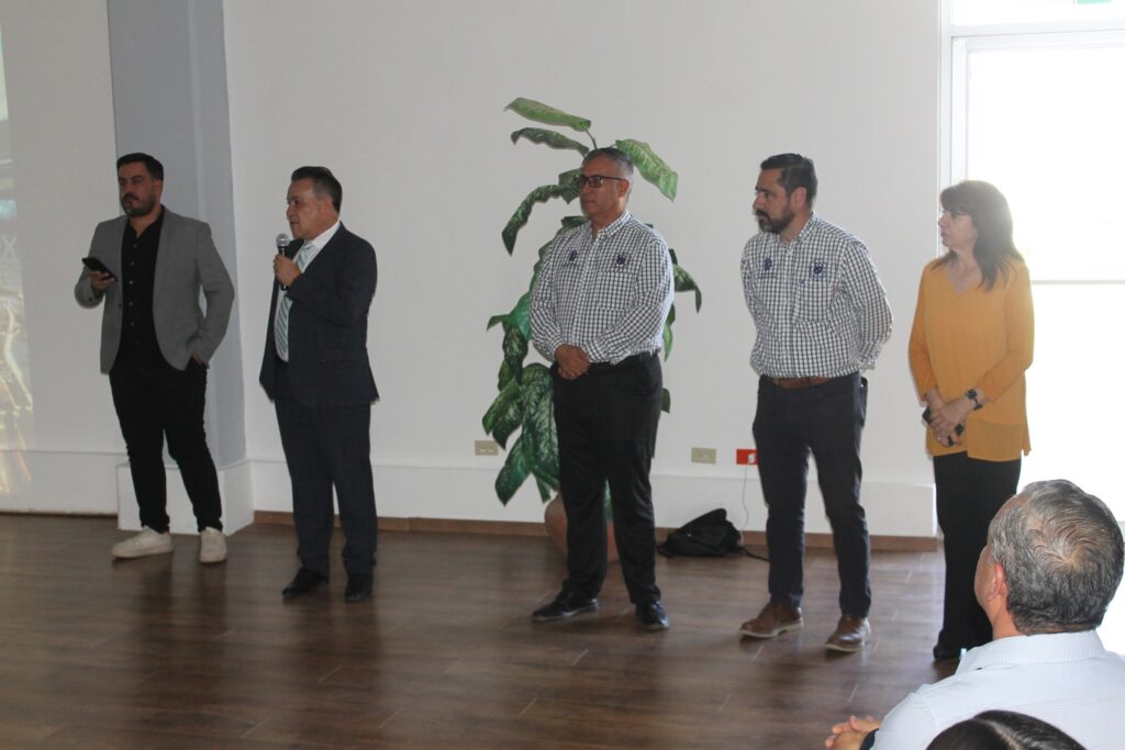 El Doctor Hugo Luis Rojas Villalobos presenta la ponencia «Uso de la Geoinformática en la Planeación Urbana»