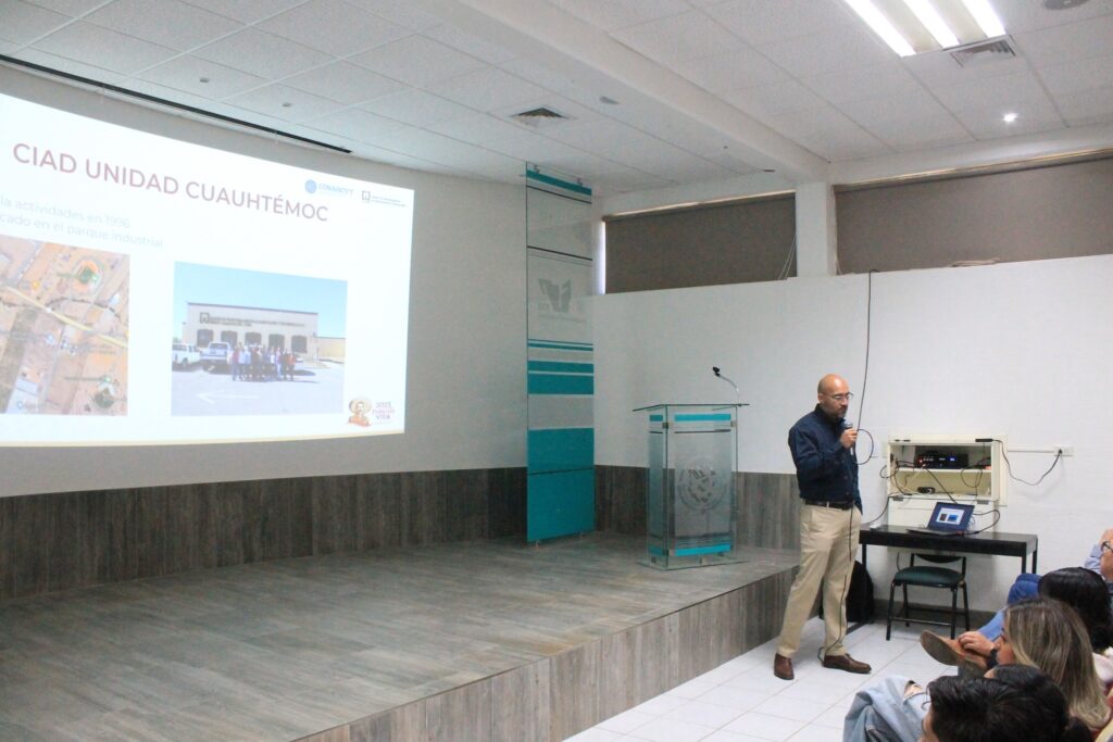El Doctor Carlos Horacio Acosta Muñiz tuvo a su cargo la conferencia «Conociendo al CIAD»